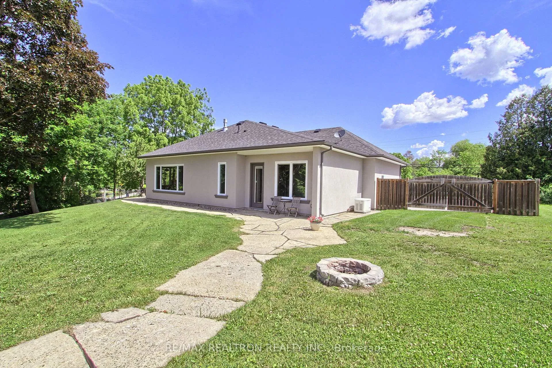 Photo 19 of 203 Pefferlaw Road, Georgina, Pefferlaw — HOMEH