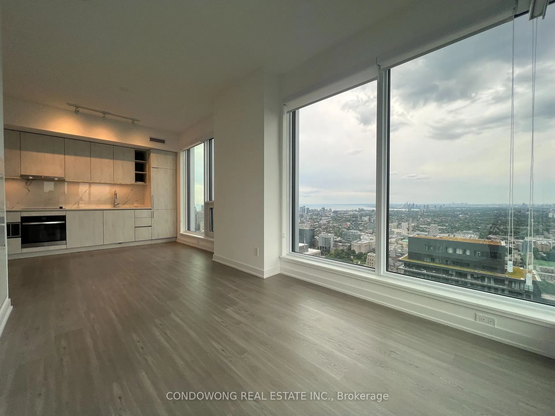 Front of Unit 6003, 8 Wellesley Street W