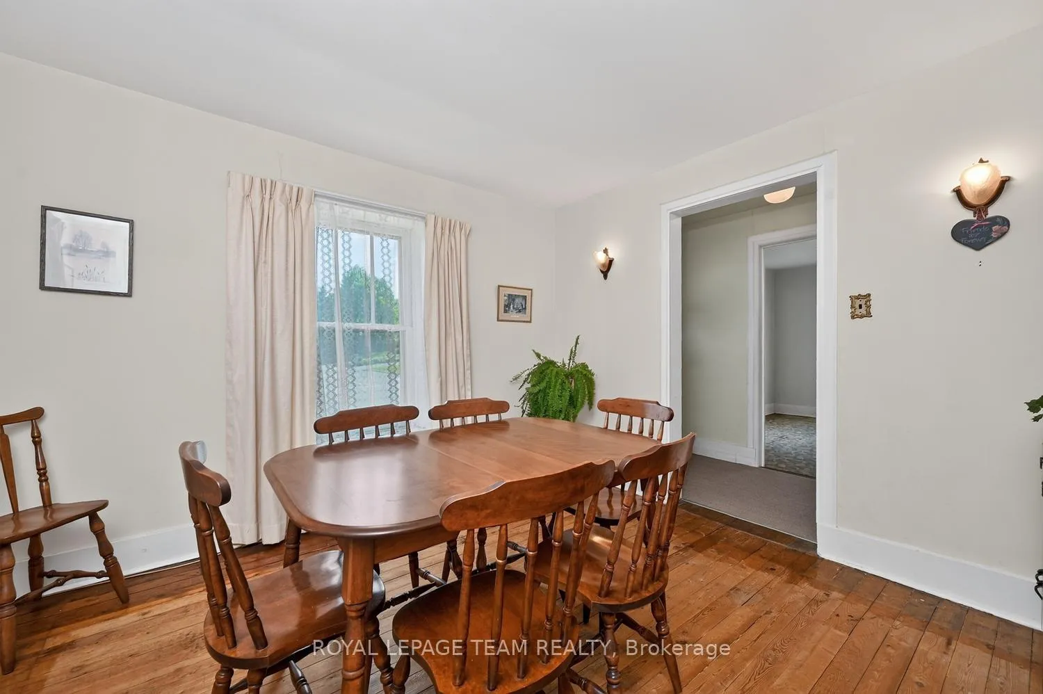 Photo 19 of 64 Drummond St. Street W, Perth, Perth — HOMEH