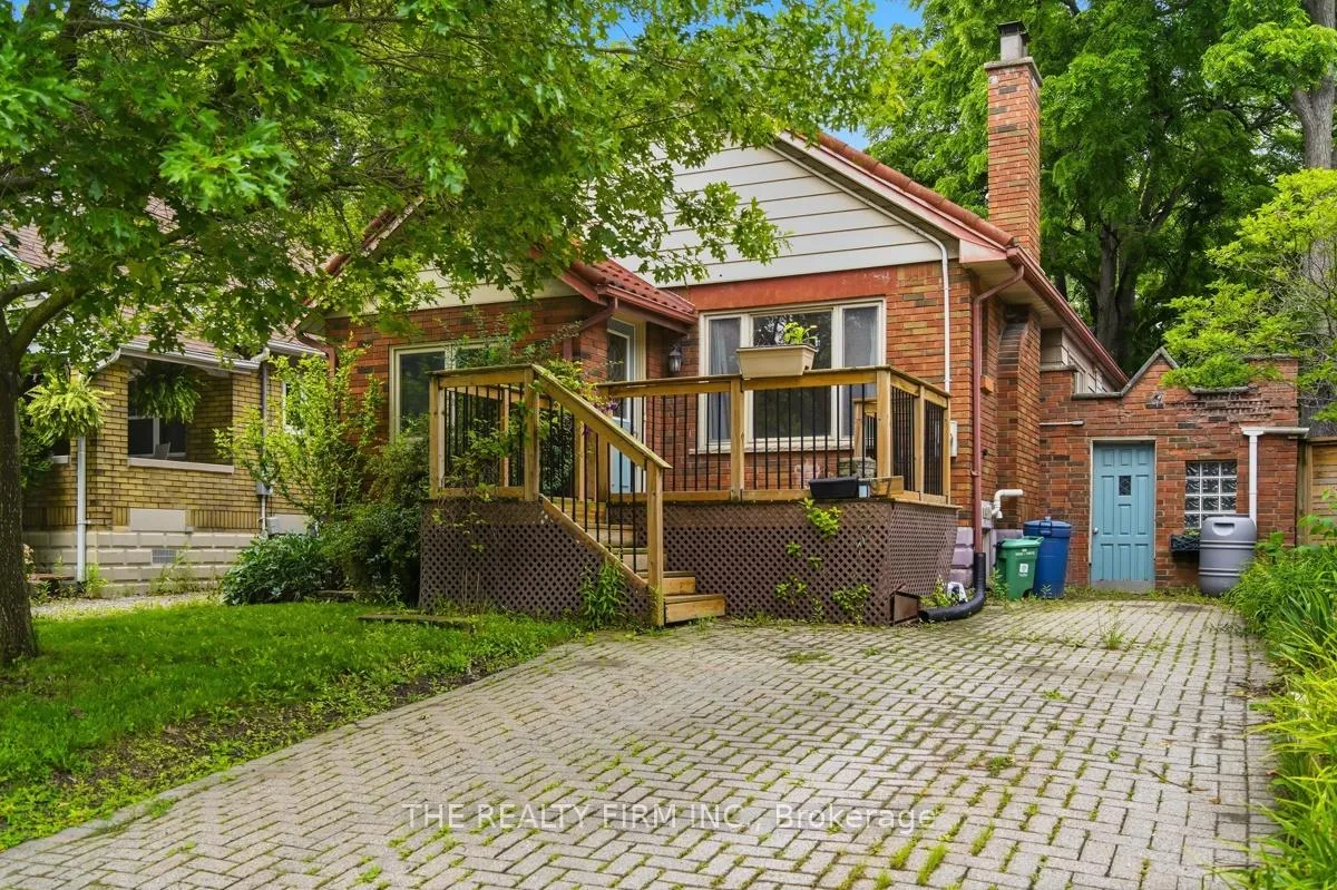Photo 1 of 97 Springbank Drive, London, South E — HOMEH