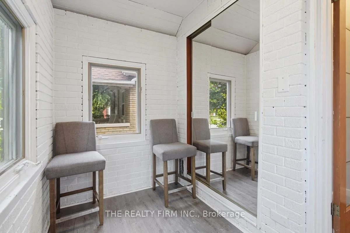 Photo 9 of 97 Springbank Drive, London, South E — HOMEH