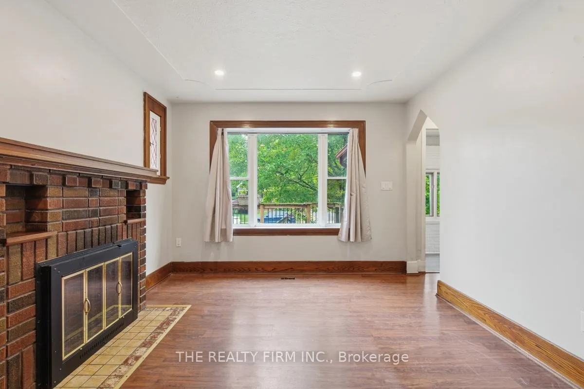 Photo 12 of 97 Springbank Drive, London, South E — HOMEH