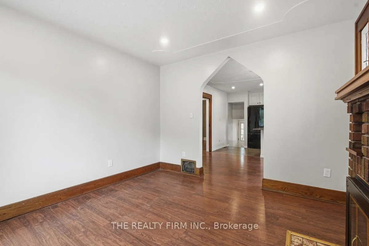 Photo 14 of 97 Springbank Drive, London, South E — HOMEH