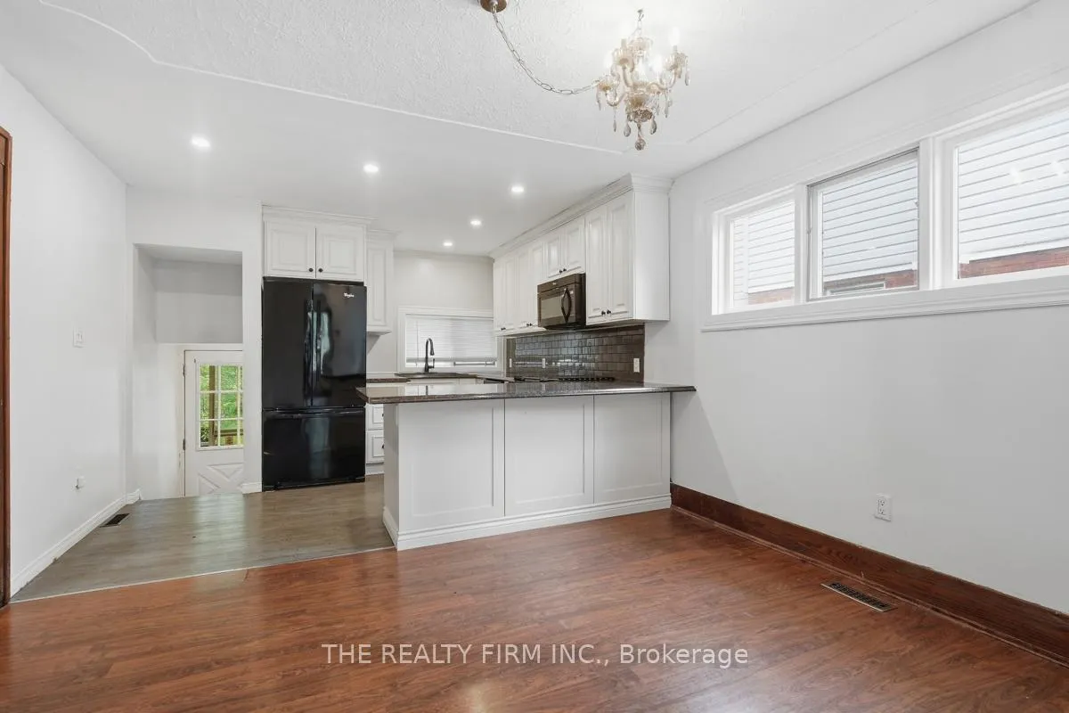Photo 15 of 97 Springbank Drive, London, South E — HOMEH