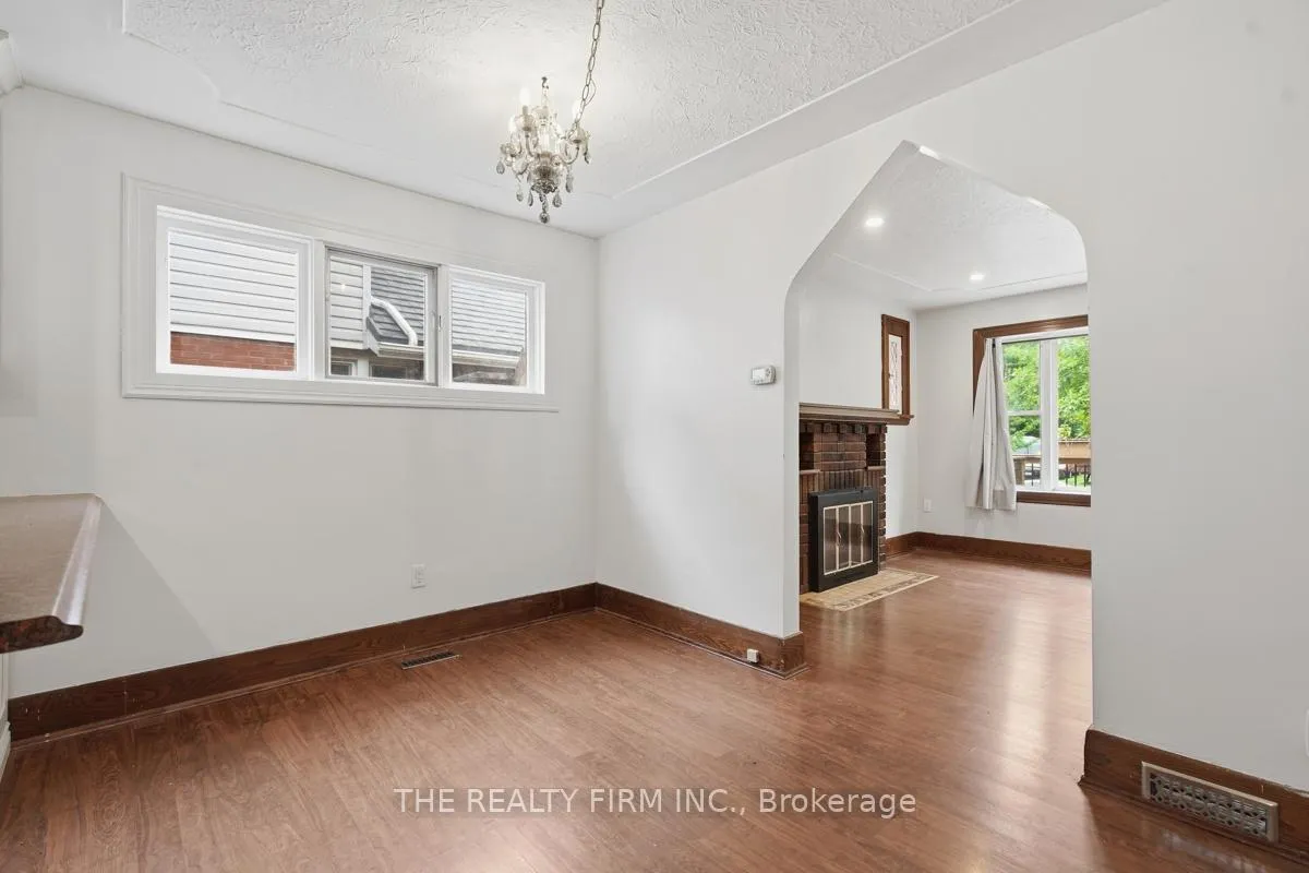 Photo 16 of 97 Springbank Drive, London, South E — HOMEH