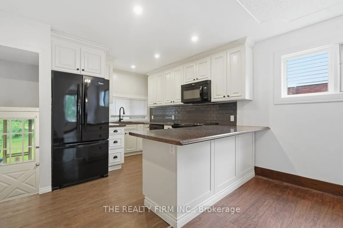 Photo 17 of 97 Springbank Drive, London, South E — HOMEH