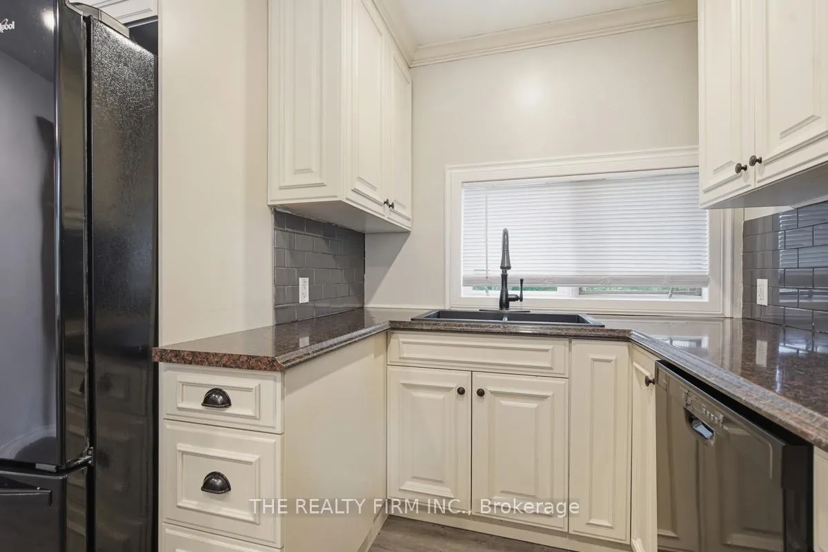 Photo 20 of 97 Springbank Drive, London, South E — HOMEH