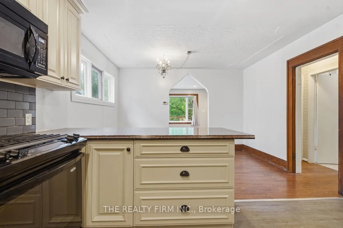 Photo 21 of 97 Springbank Drive, London, South E — HOMEH