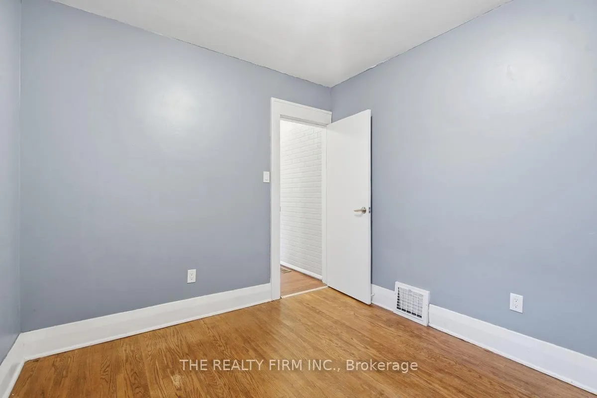Photo 23 of 97 Springbank Drive, London, South E — HOMEH