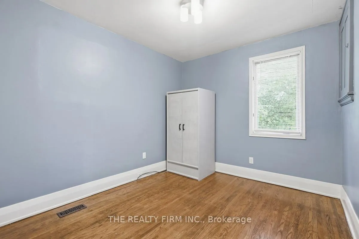 Photo 24 of 97 Springbank Drive, London, South E — HOMEH