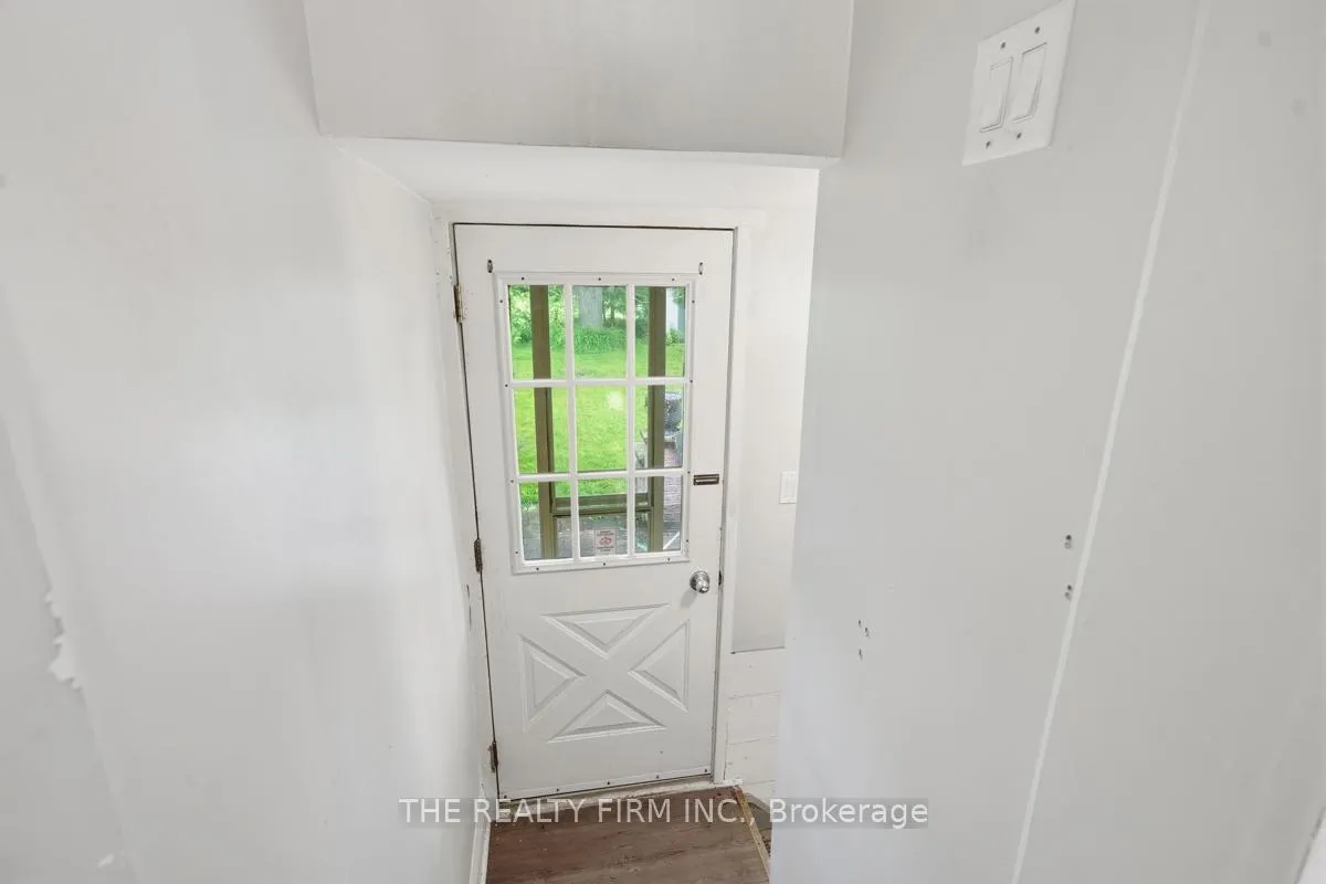 Photo 28 of 97 Springbank Drive, London, South E — HOMEH