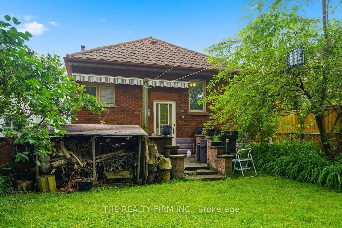 Photo 36 of 97 Springbank Drive, London, South E — HOMEH