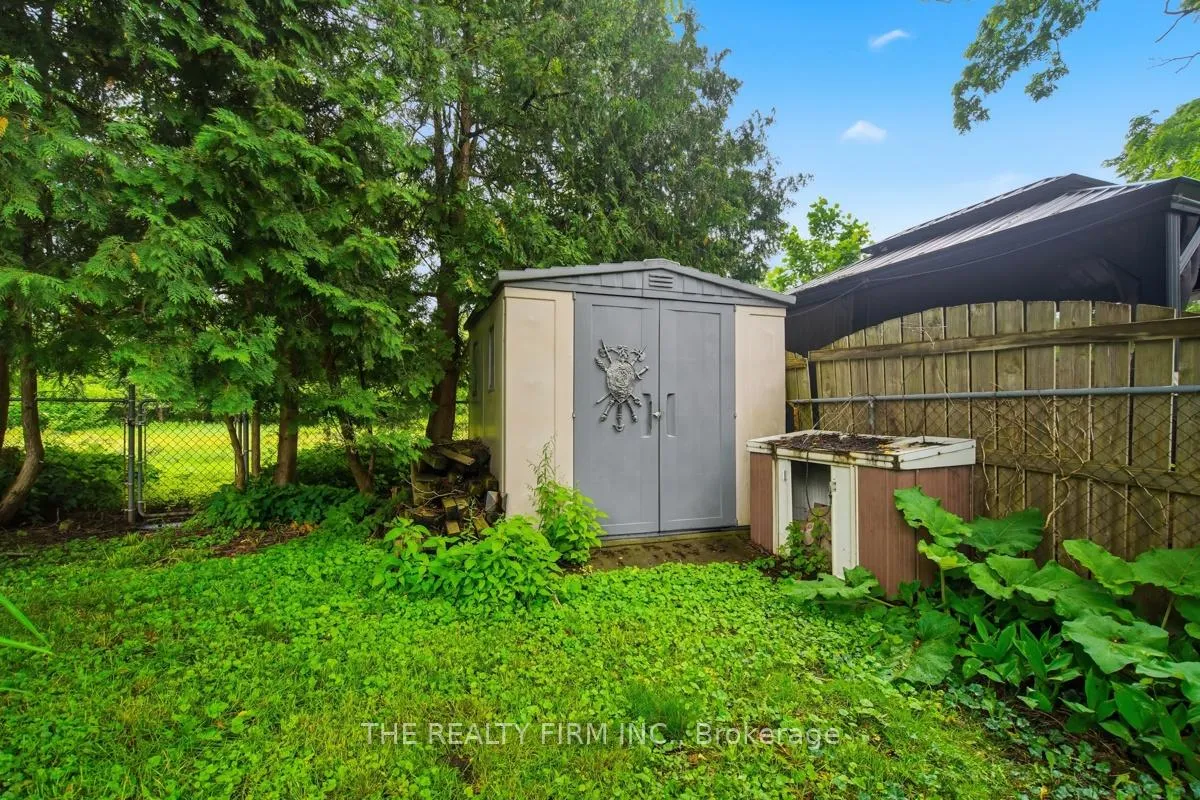 Photo 40 of 97 Springbank Drive, London, South E — HOMEH