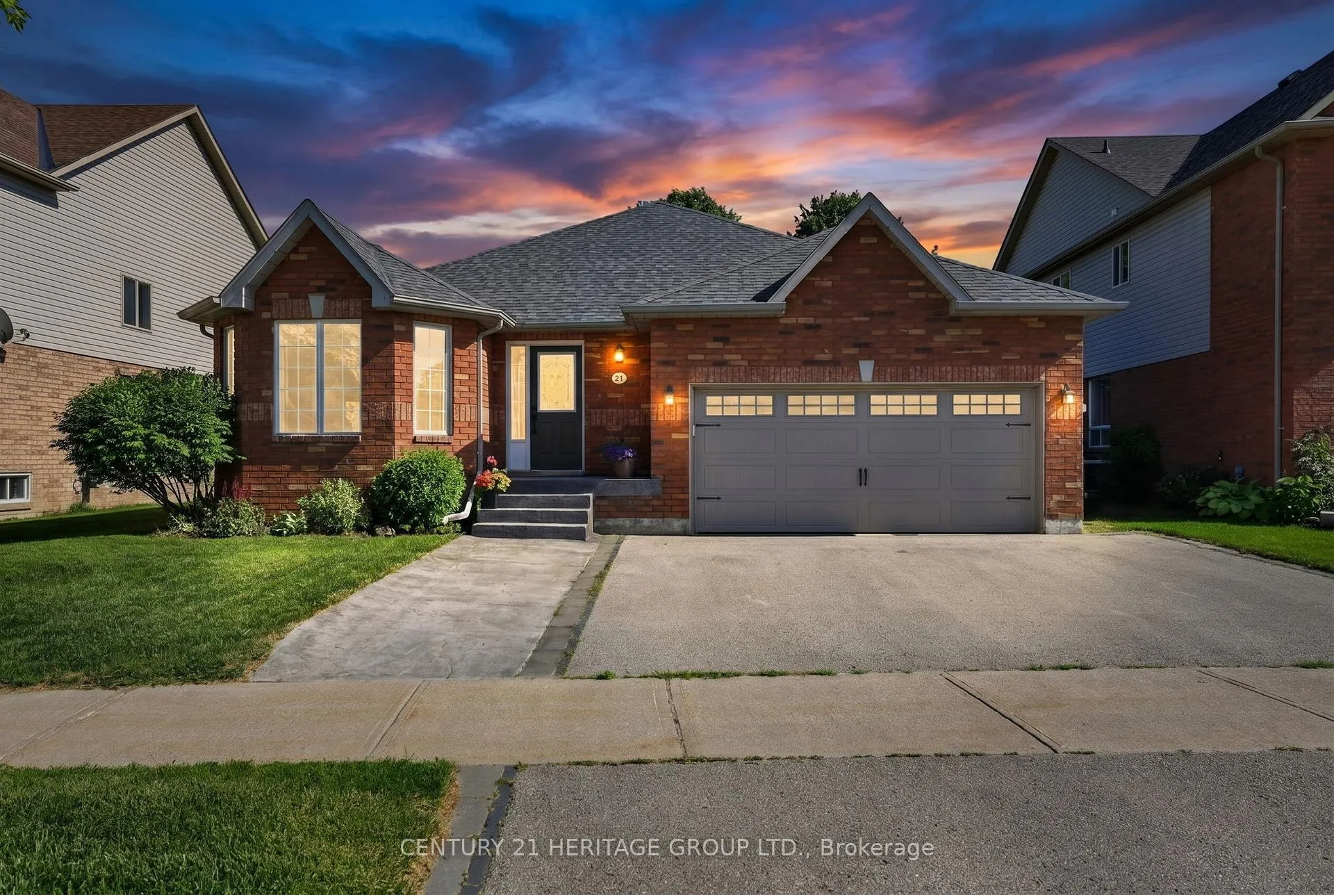 Photo 1 of 21 Bateman Street, New Tecumseth, Beeton — HOMEH