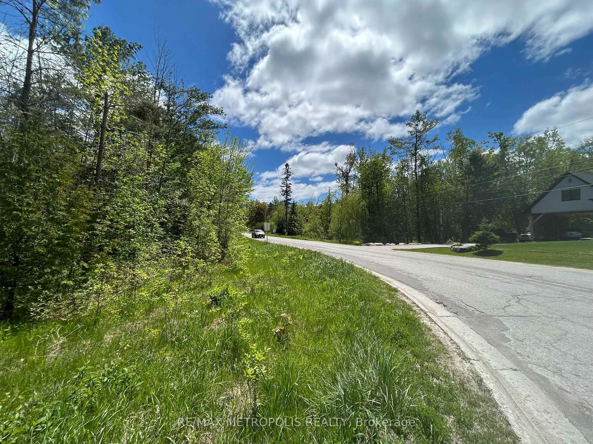 Photo 8 of 593 Lakeshore Road E, Oro-Medonte, Rural Oro-Medonte — HOMEH