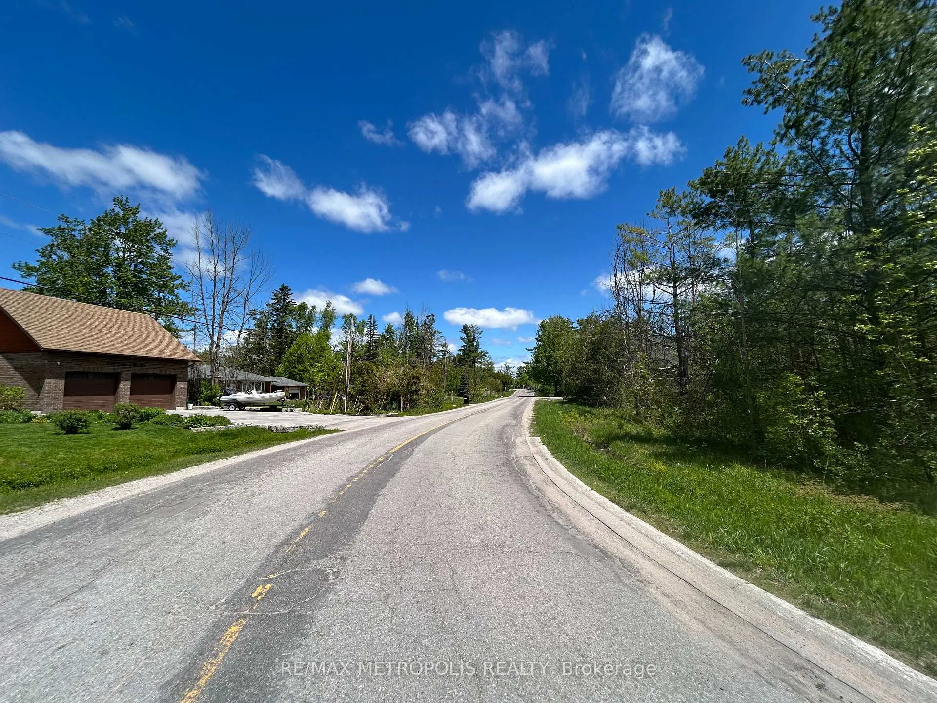 Photo 9 of 593 Lakeshore Road E, Oro-Medonte, Rural Oro-Medonte — HOMEH