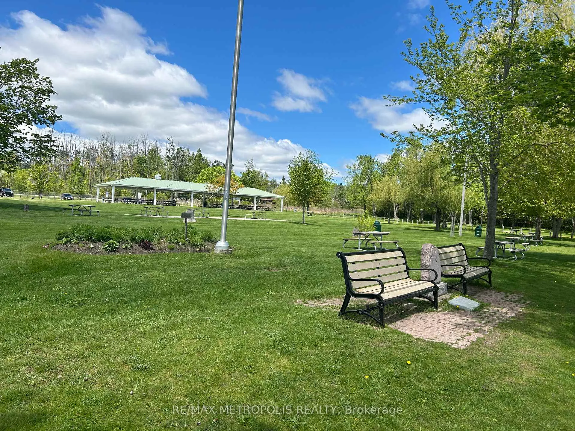 Photo 10 of 593 Lakeshore Road E, Oro-Medonte, Rural Oro-Medonte — HOMEH