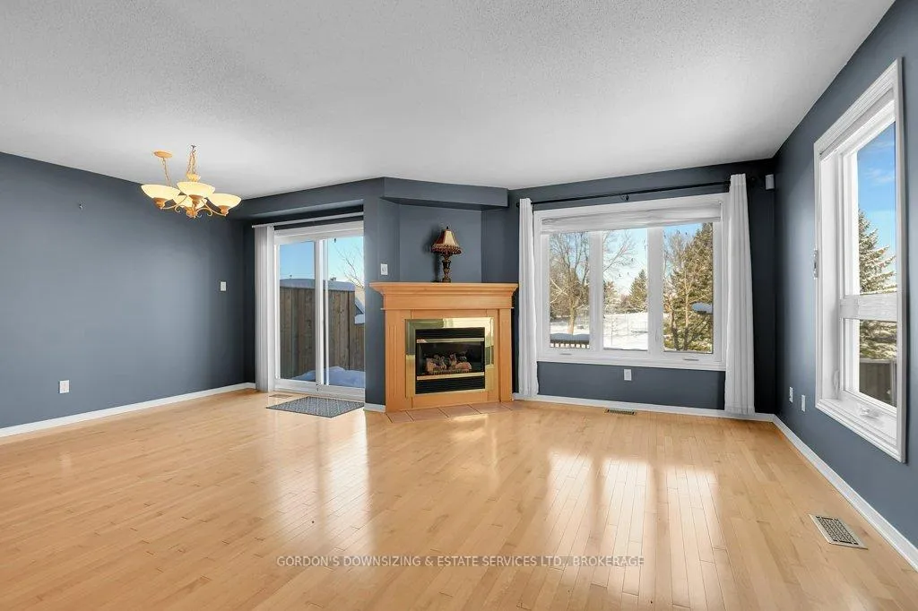 Photo 7 of 6370 Sablewood Place, Ottawa, Chapel Hill — HOMEH