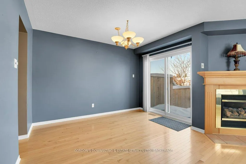 Photo 10 of 6370 Sablewood Place, Ottawa, Chapel Hill — HOMEH