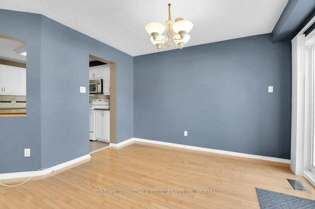 Photo 11 of 6370 Sablewood Place, Ottawa, Chapel Hill — HOMEH