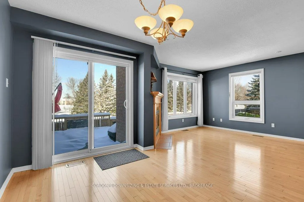 Photo 12 of 6370 Sablewood Place, Ottawa, Chapel Hill — HOMEH