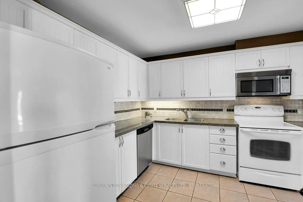 Photo 14 of 6370 Sablewood Place, Ottawa, Chapel Hill — HOMEH