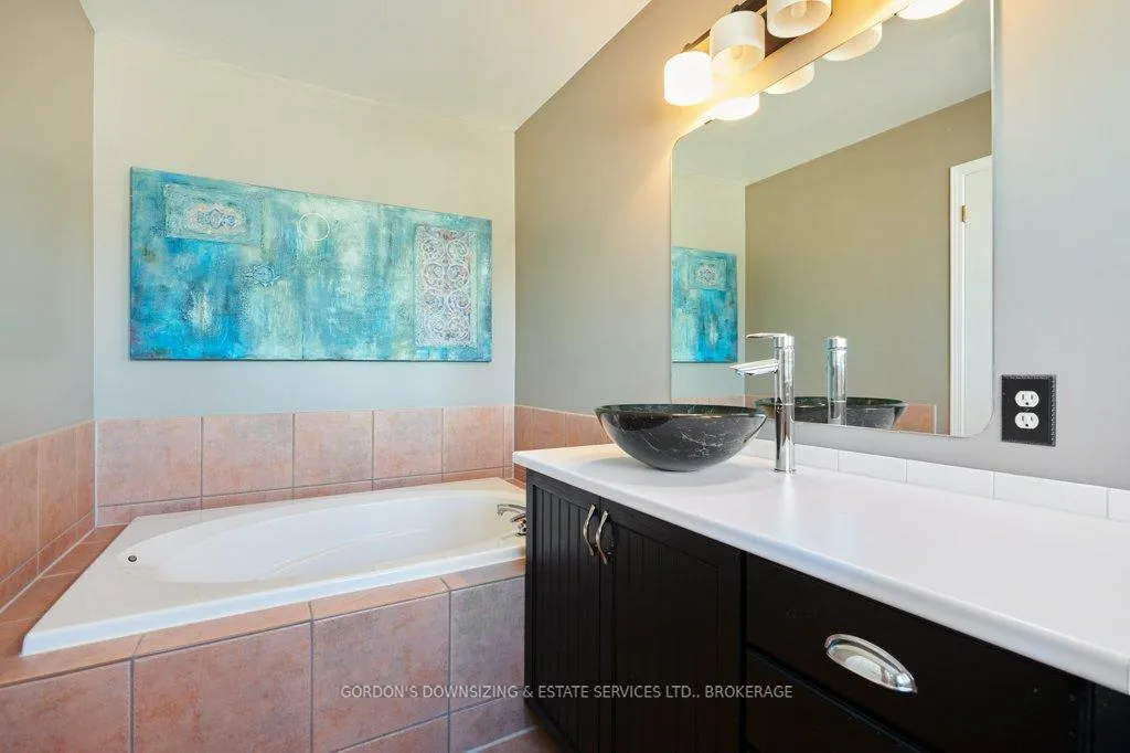 Photo 24 of 6370 Sablewood Place, Ottawa, Chapel Hill — HOMEH
