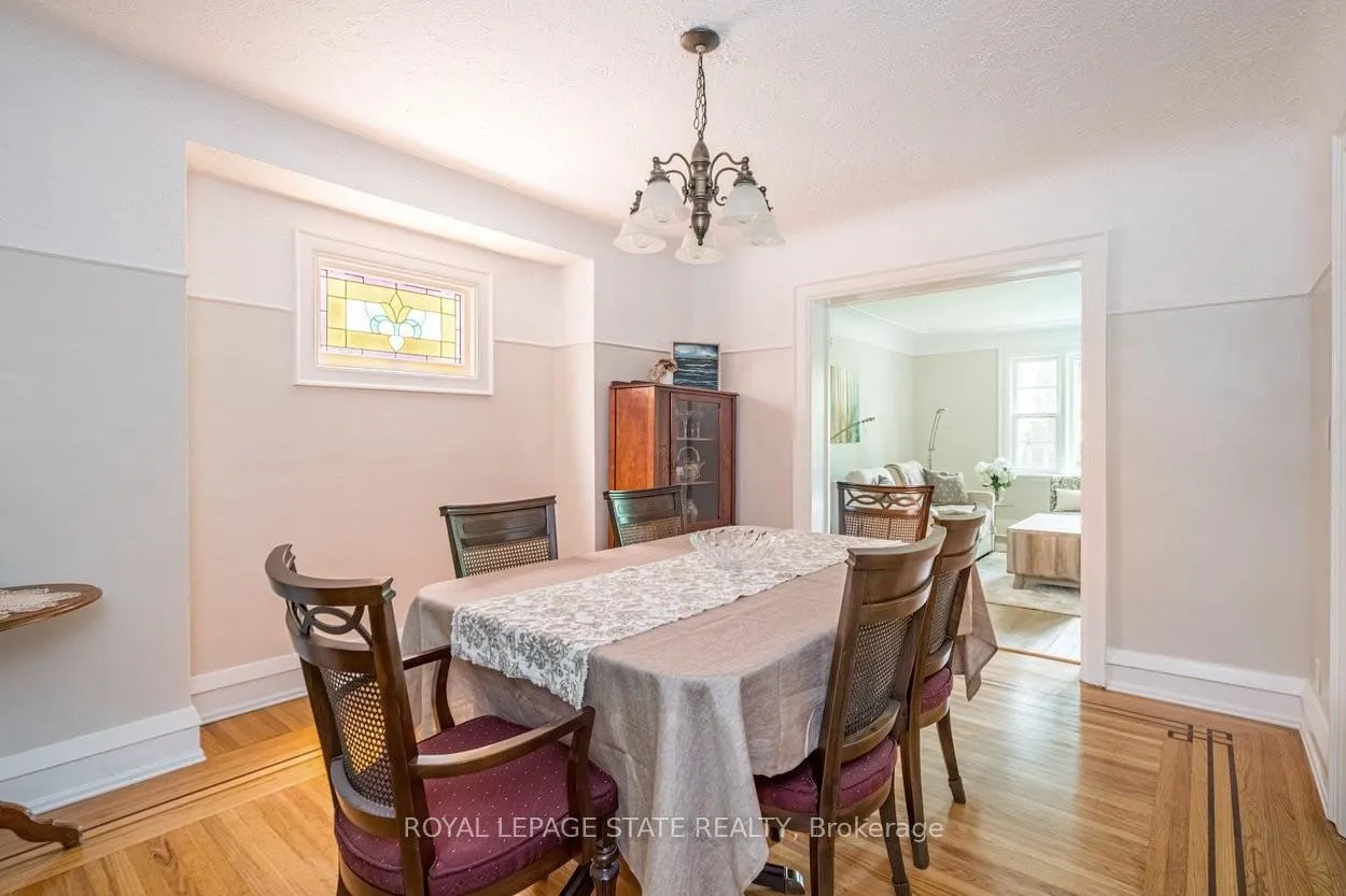 Photo 9 of 11 Dromore Crescent, Hamilton, Westdale — HOMEH