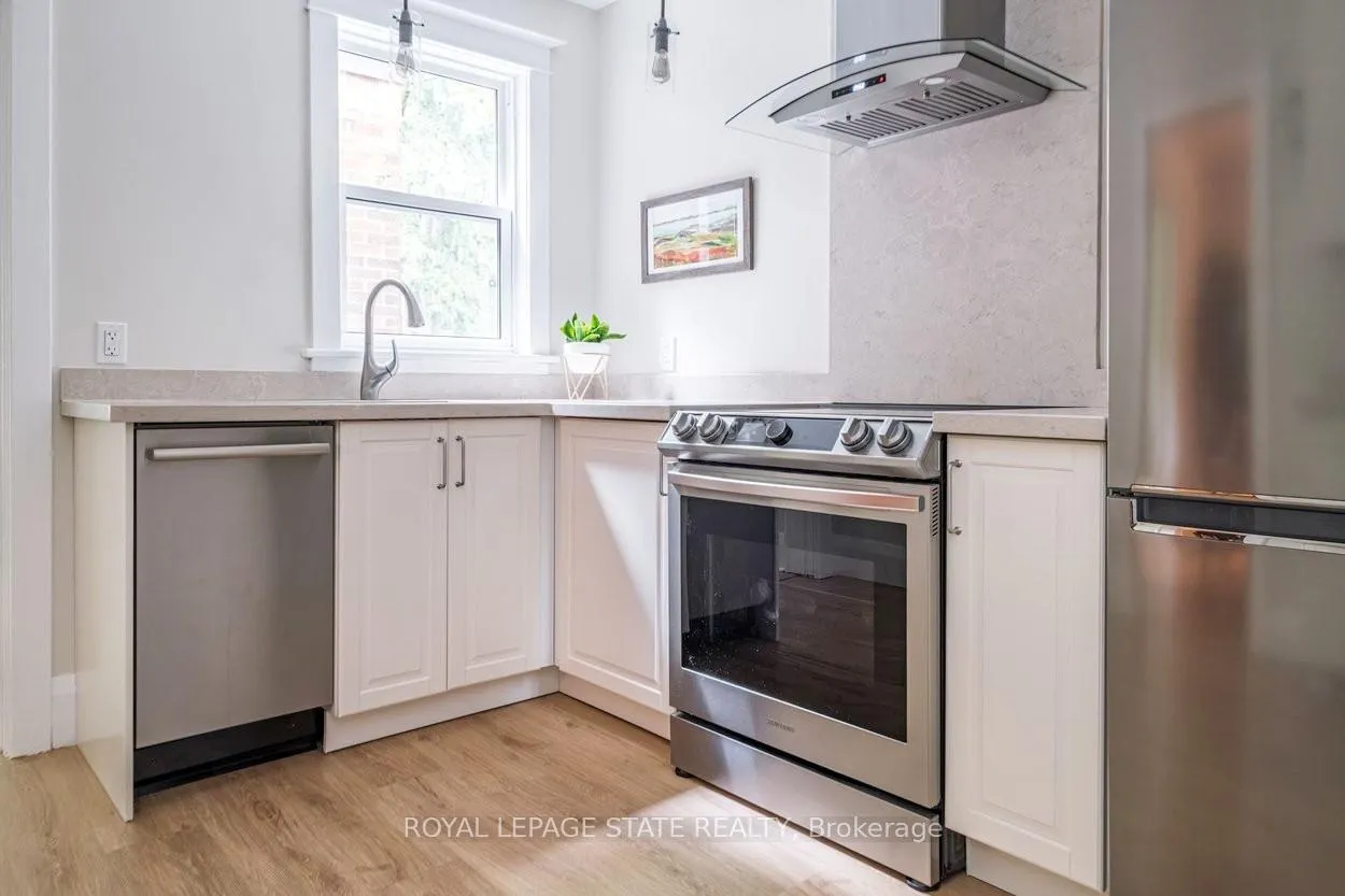 Photo 17 of 11 Dromore Crescent, Hamilton, Westdale — HOMEH