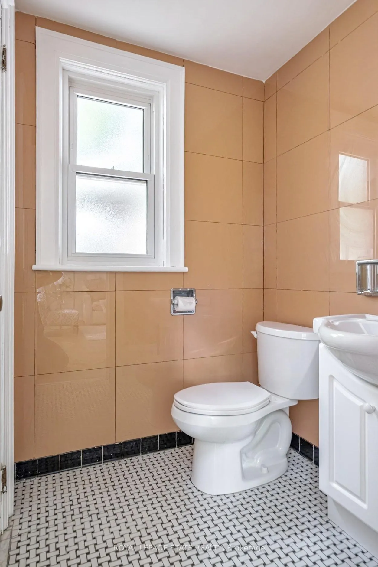 Photo 20 of 11 Dromore Crescent, Hamilton, Westdale — HOMEH