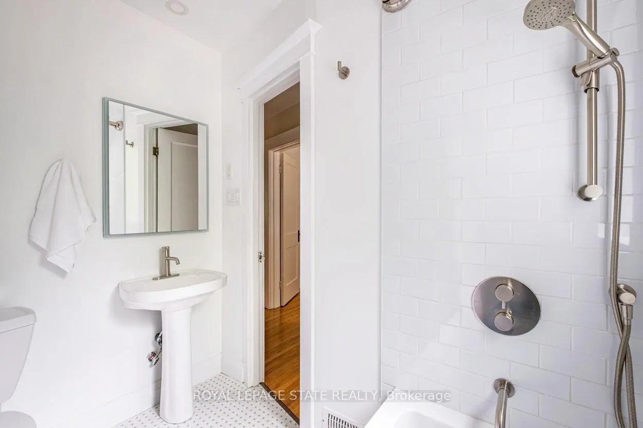 Photo 27 of 11 Dromore Crescent, Hamilton, Westdale — HOMEH
