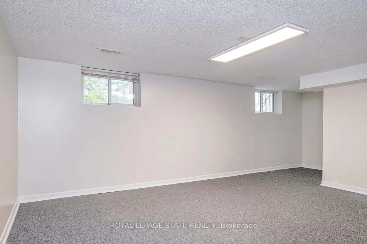 Photo 35 of 11 Dromore Crescent, Hamilton, Westdale — HOMEH