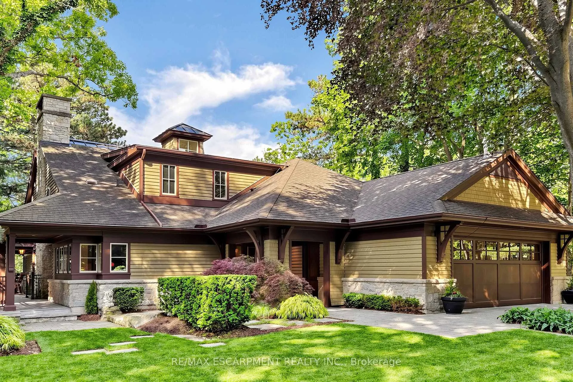 Photo 2 of 344 Mountain Brow Road, Hamilton, Waterdown — HOMEH