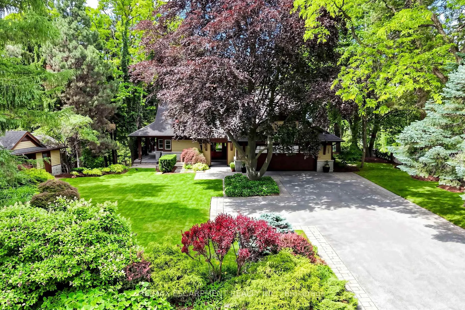 Photo 3 of 344 Mountain Brow Road, Hamilton, Waterdown — HOMEH