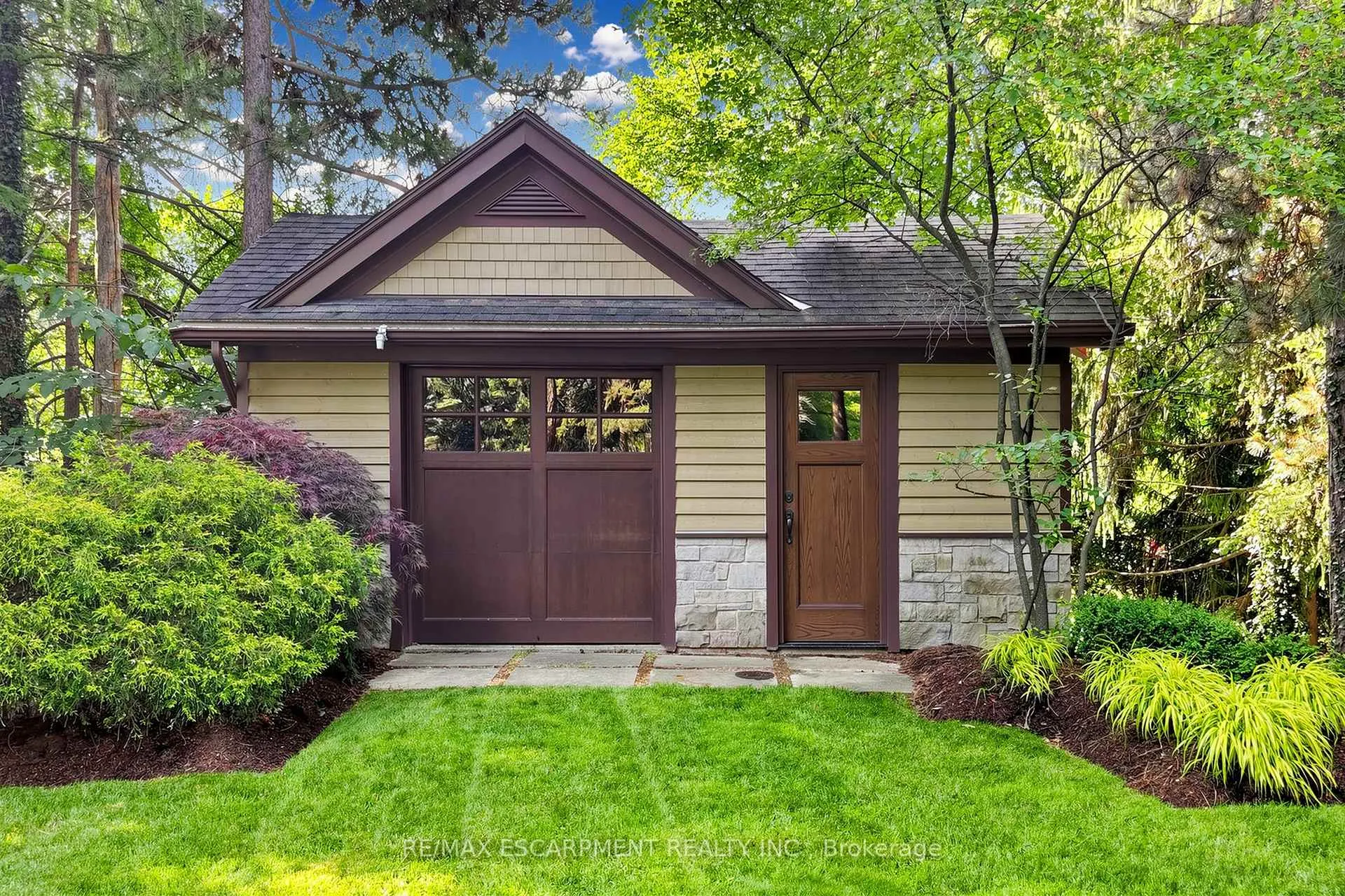 Photo 4 of 344 Mountain Brow Road, Hamilton, Waterdown — HOMEH