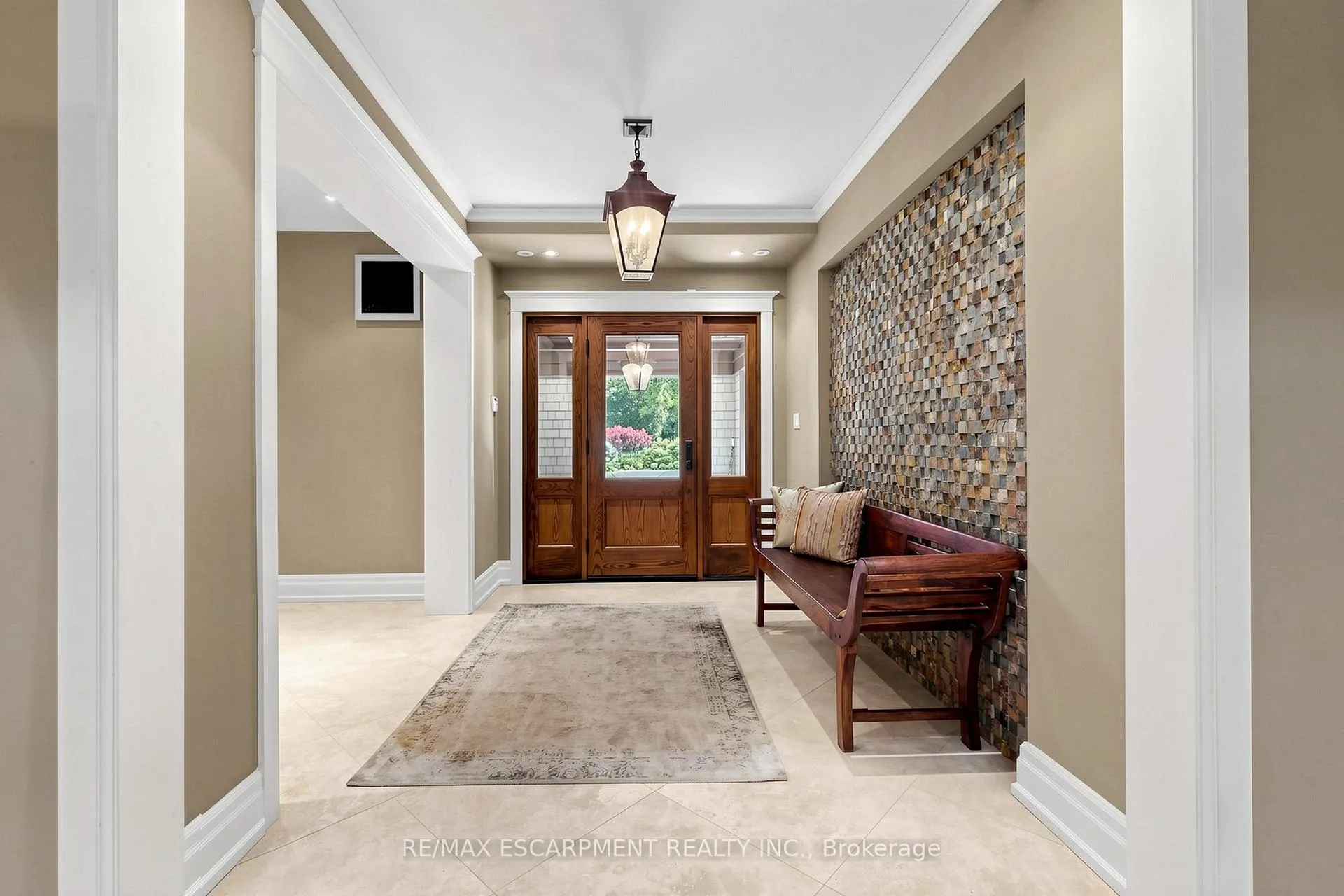 Photo 5 of 344 Mountain Brow Road, Hamilton, Waterdown — HOMEH