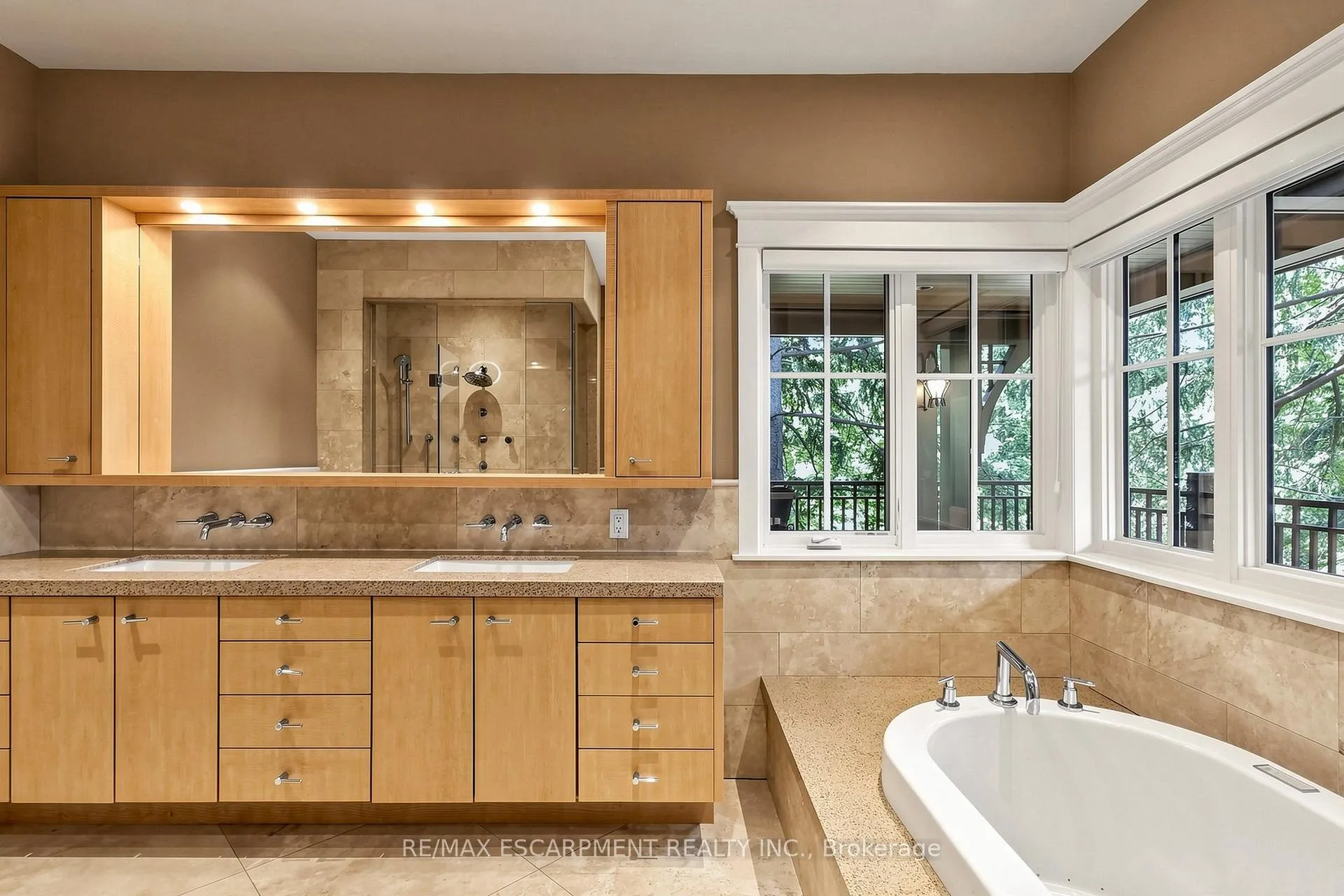 Photo 21 of 344 Mountain Brow Road, Hamilton, Waterdown — HOMEH