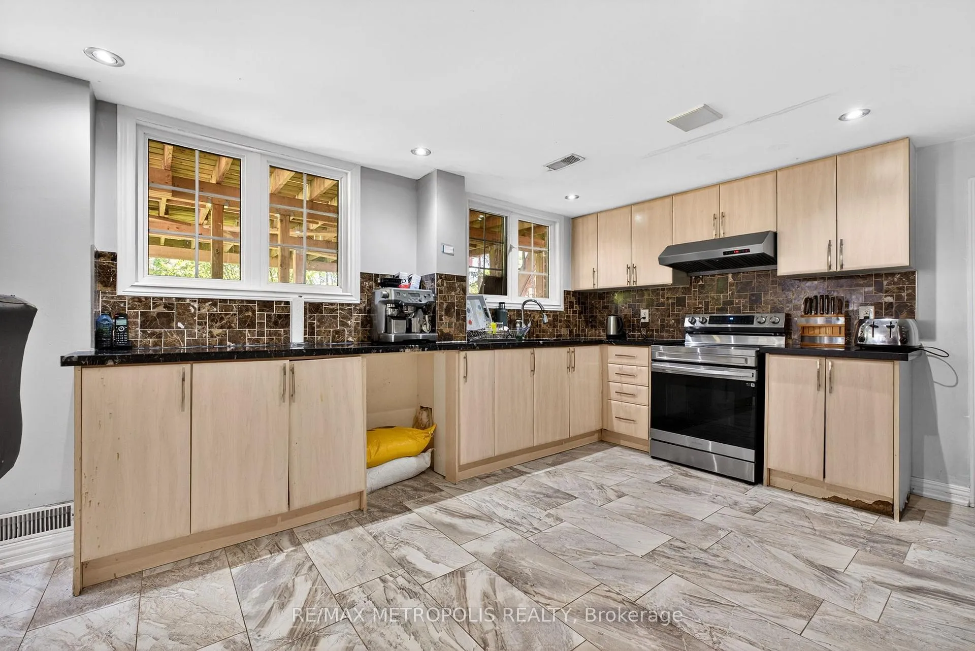 Photo 10 of Unit Basement, 43 Williamson Drive W, Ajax, Northwest Ajax — HOMEH