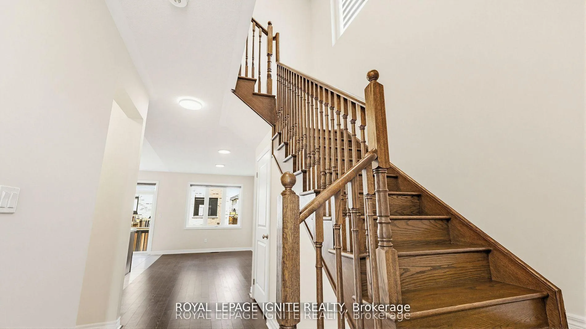 Photo 6 of 1168 Drawstring Lane, Pickering, Rural Pickering — HOMEH