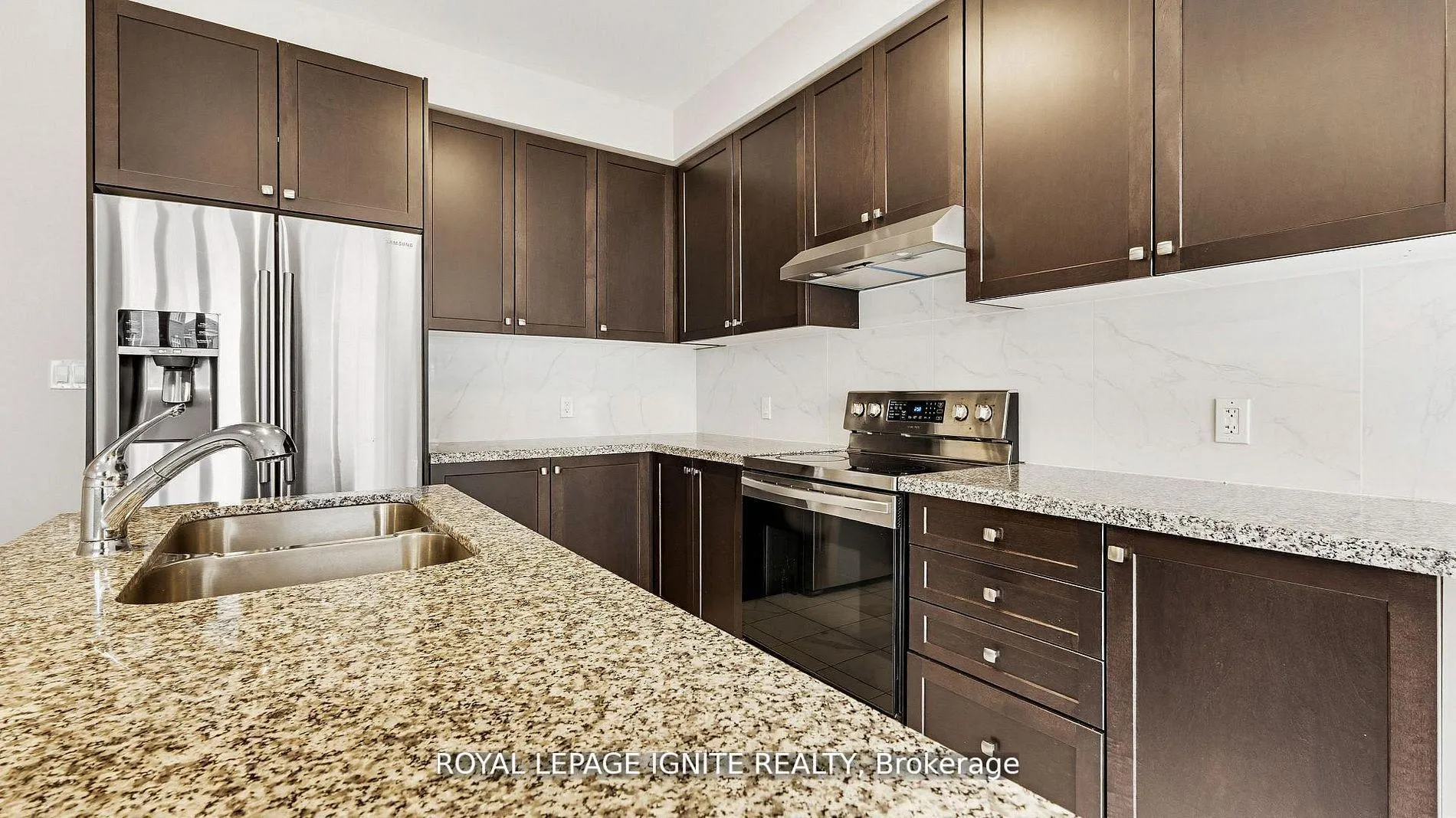 Photo 10 of 1168 Drawstring Lane, Pickering, Rural Pickering — HOMEH