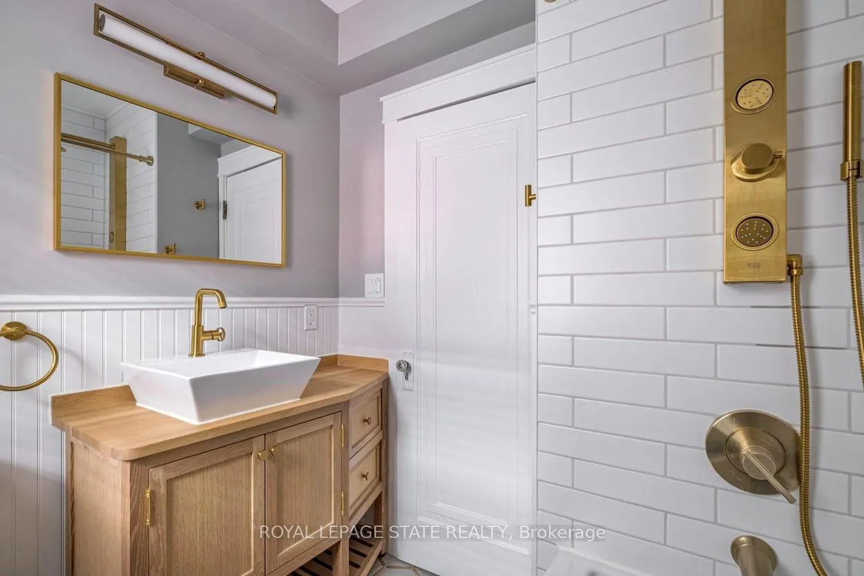 Photo 22 of 10 Dorset Place, Hamilton, Westdale — HOMEH