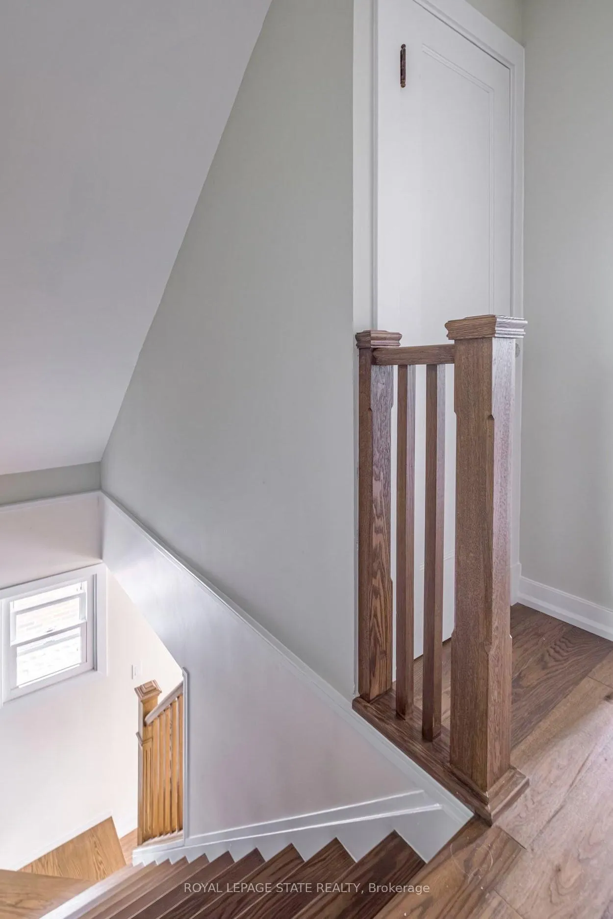 Photo 27 of 10 Dorset Place, Hamilton, Westdale — HOMEH