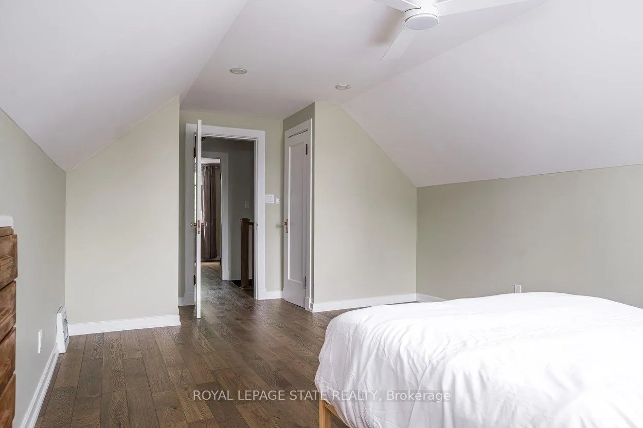 Photo 31 of 10 Dorset Place, Hamilton, Westdale — HOMEH