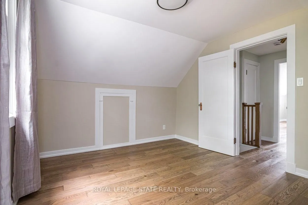 Photo 35 of 10 Dorset Place, Hamilton, Westdale — HOMEH