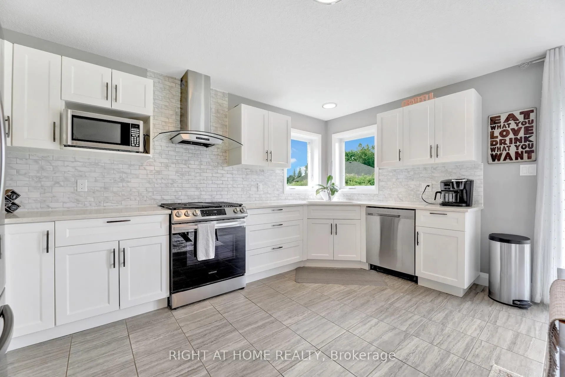 Photo 10 of 135 Stephenson Way, Minto, Palmerston — HOMEH