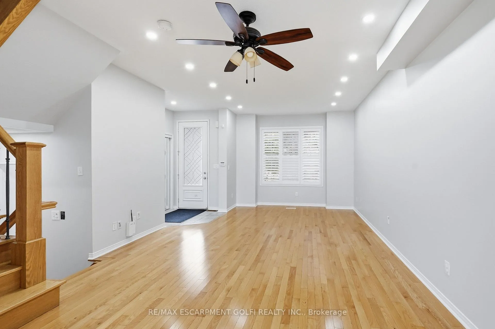 Photo 5 of 2549 Postmaster Drive, Oakville, Westmount — HOMEH