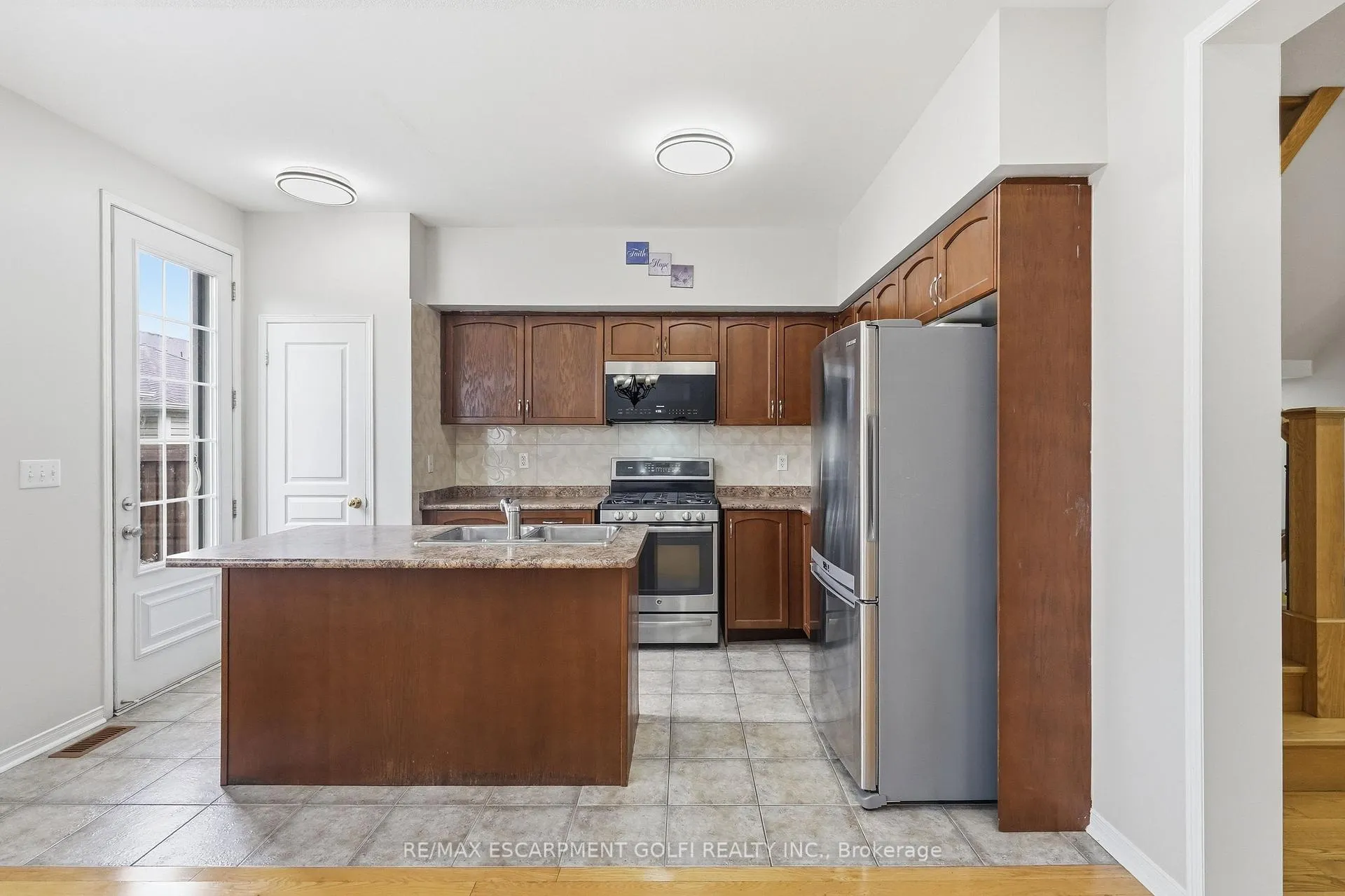 Photo 7 of 2549 Postmaster Drive, Oakville, Westmount — HOMEH