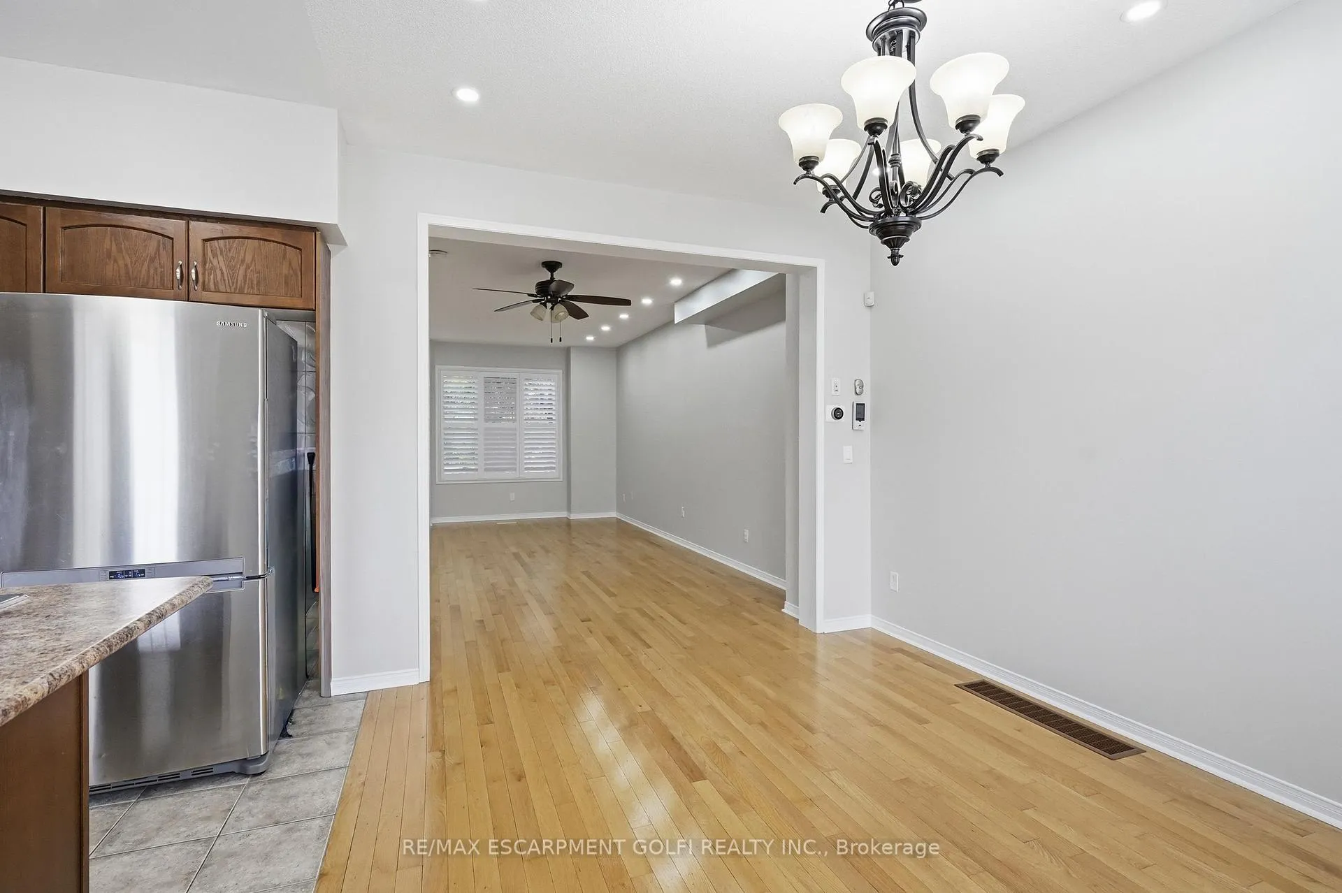 Photo 11 of 2549 Postmaster Drive, Oakville, Westmount — HOMEH