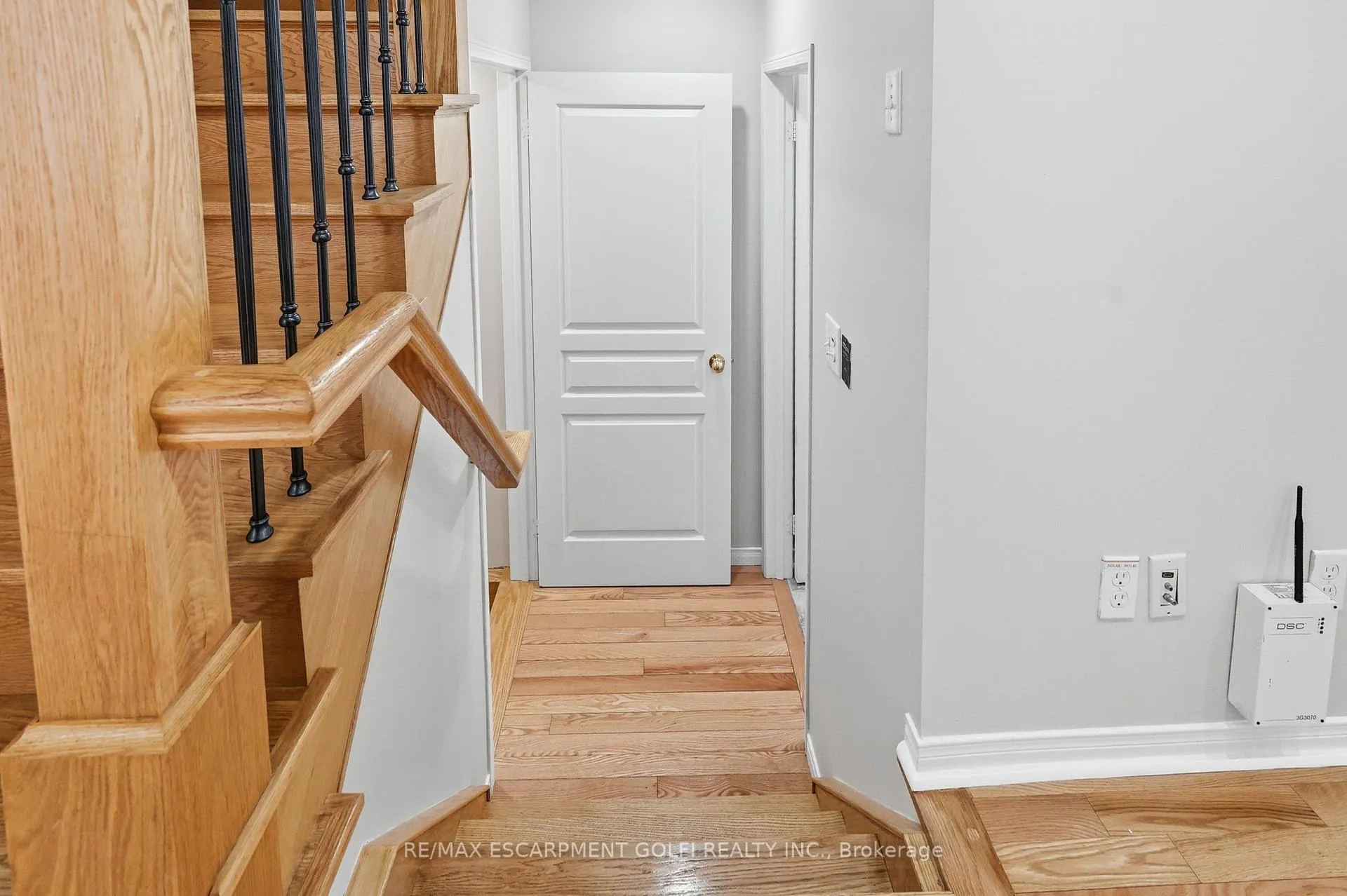 Photo 12 of 2549 Postmaster Drive, Oakville, Westmount — HOMEH