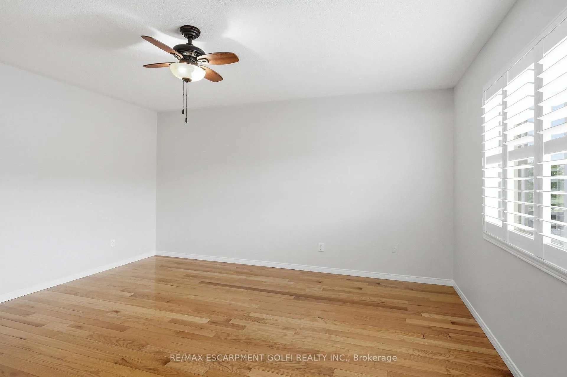 Photo 16 of 2549 Postmaster Drive, Oakville, Westmount — HOMEH